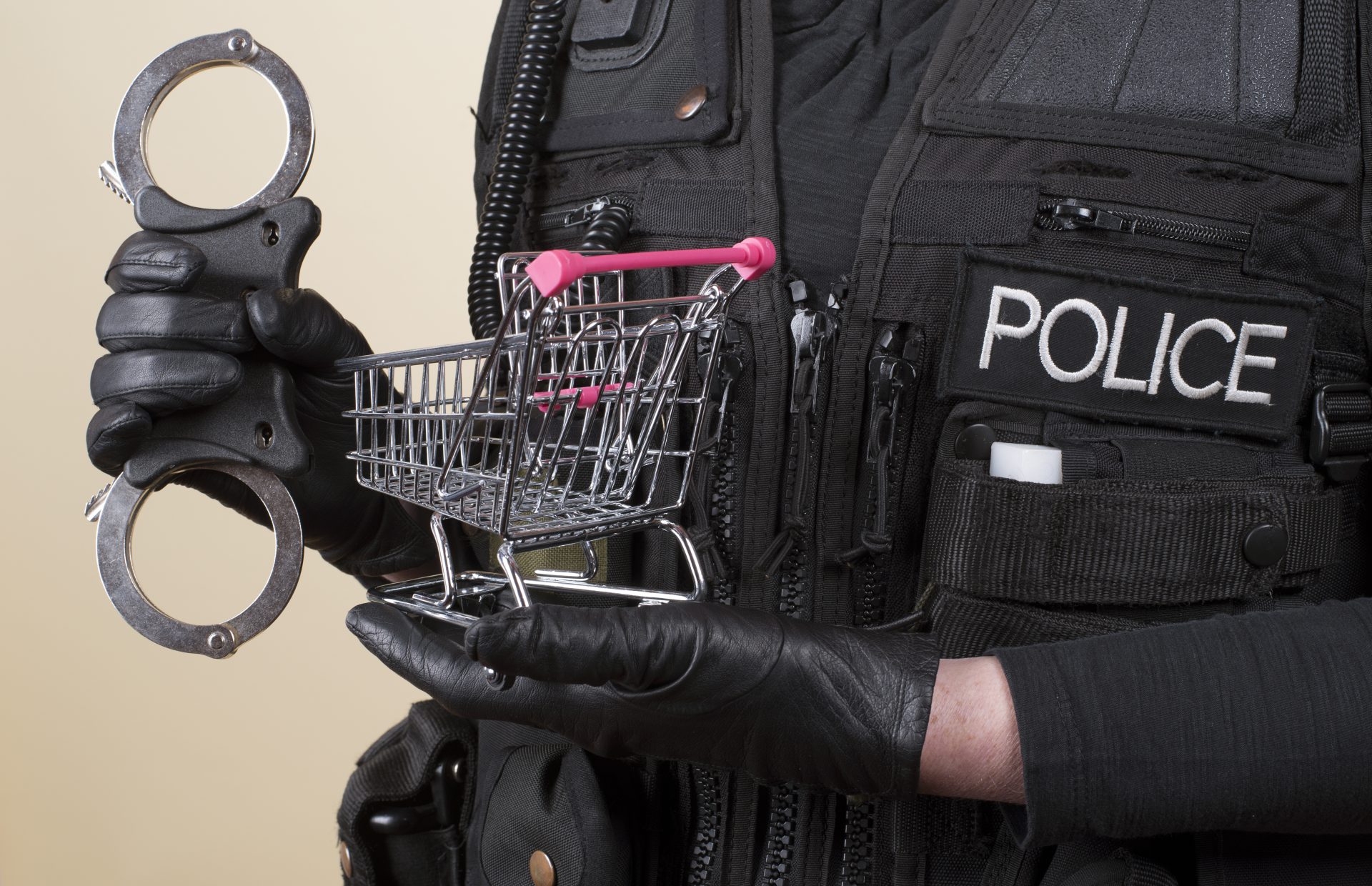 Fired: Officer Who Threatened to Shoot Shoplifting Suspects in Front of Children
